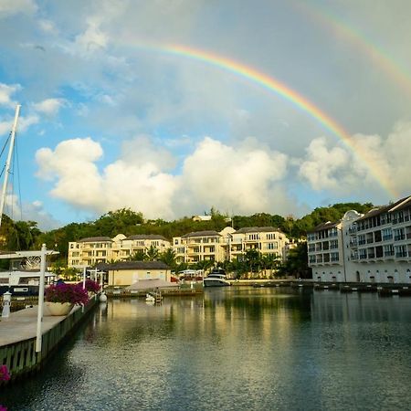 Port Ferdinand Marina & Luxury Residences Saint Peter Exteriör bild